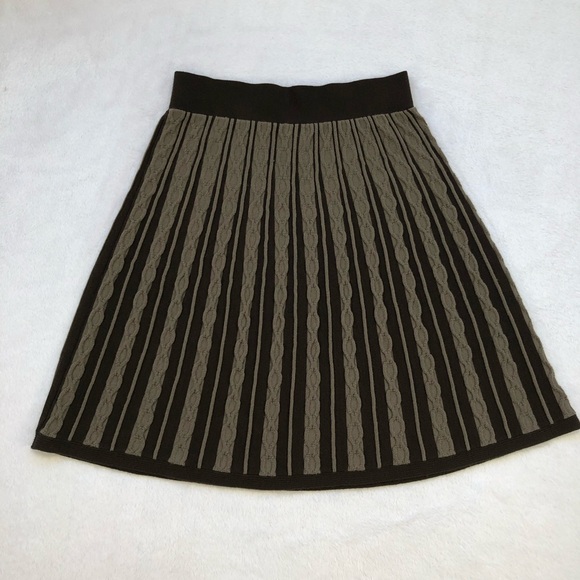 Mossimo, Midi Wool Skirt, Size Small - Picture 4 of 16